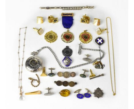 Various items of costume jewellery and collectibles to include a silver coin brooch, a small silver propelling pencil, variou