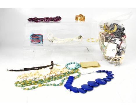 A quantity of vintage and modern costume jewellery and fashion jewellery items.