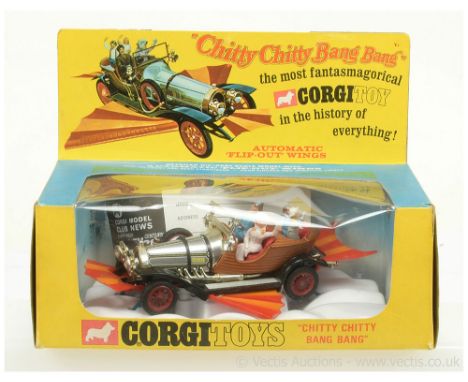 Corgi 266 "Chitty Chitty Bang Bang" with "Caractacus Potts", "Truly Scrumptious", "Jeremy &amp; Jemima" figures with light go