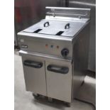 1 x Lincat Opus 700 Single Tank Electric Fryer With Built In Filtration - 3 Phase