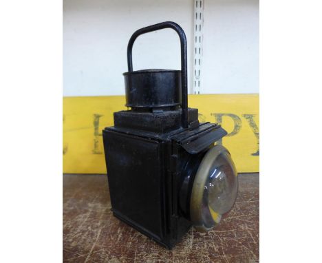An early 20th Century carriage lamp 