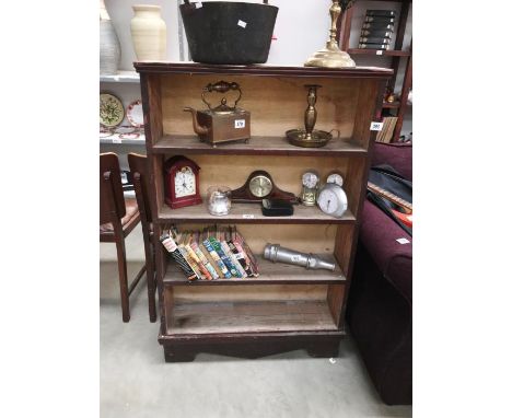 A 4 shelf bookcase