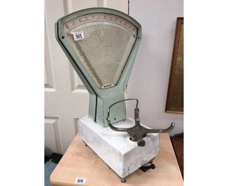 A set of Avery shop scales