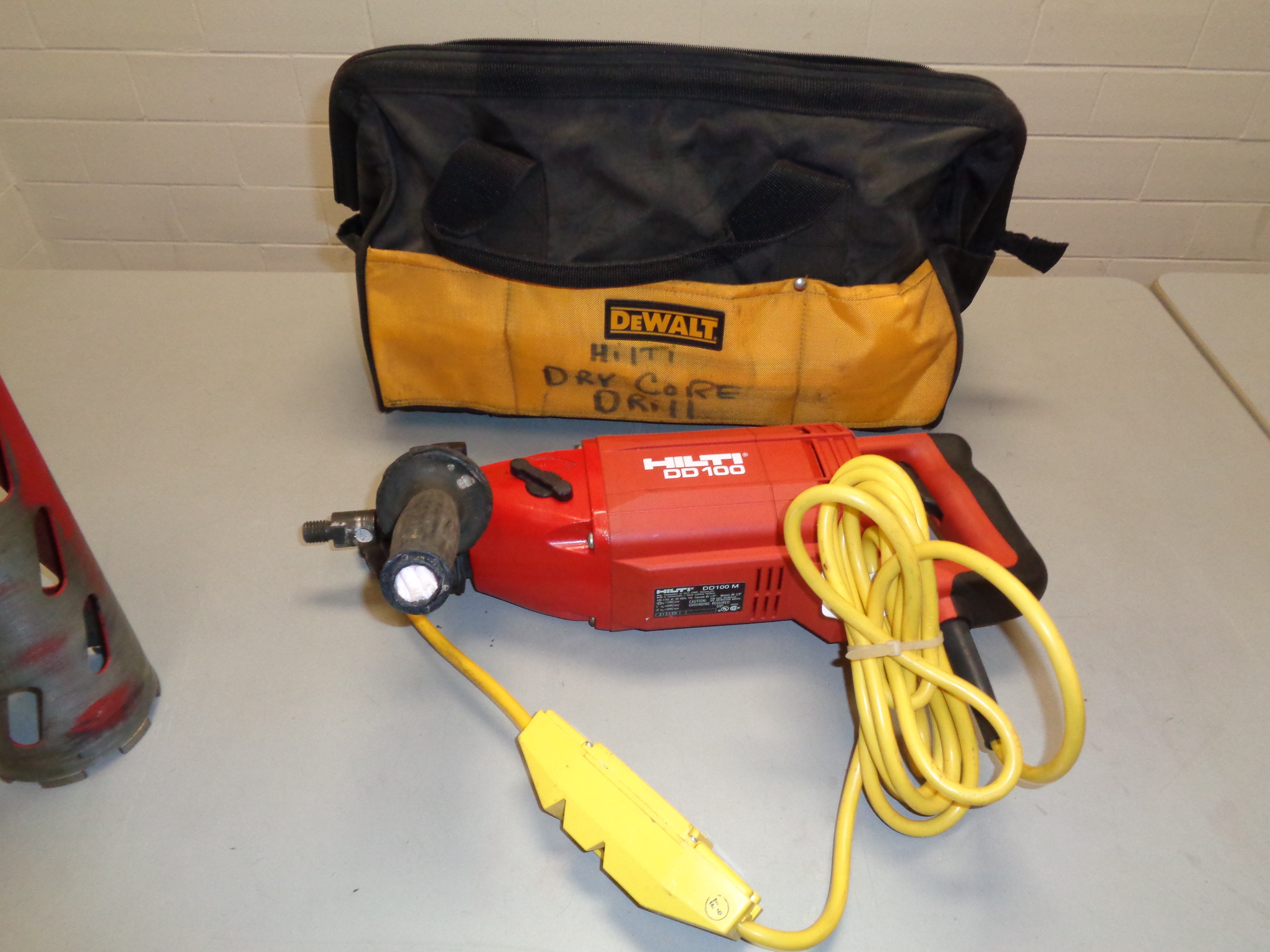 HILTI DD100 CORE DRILL *** We offer machinery storage in our 100,000