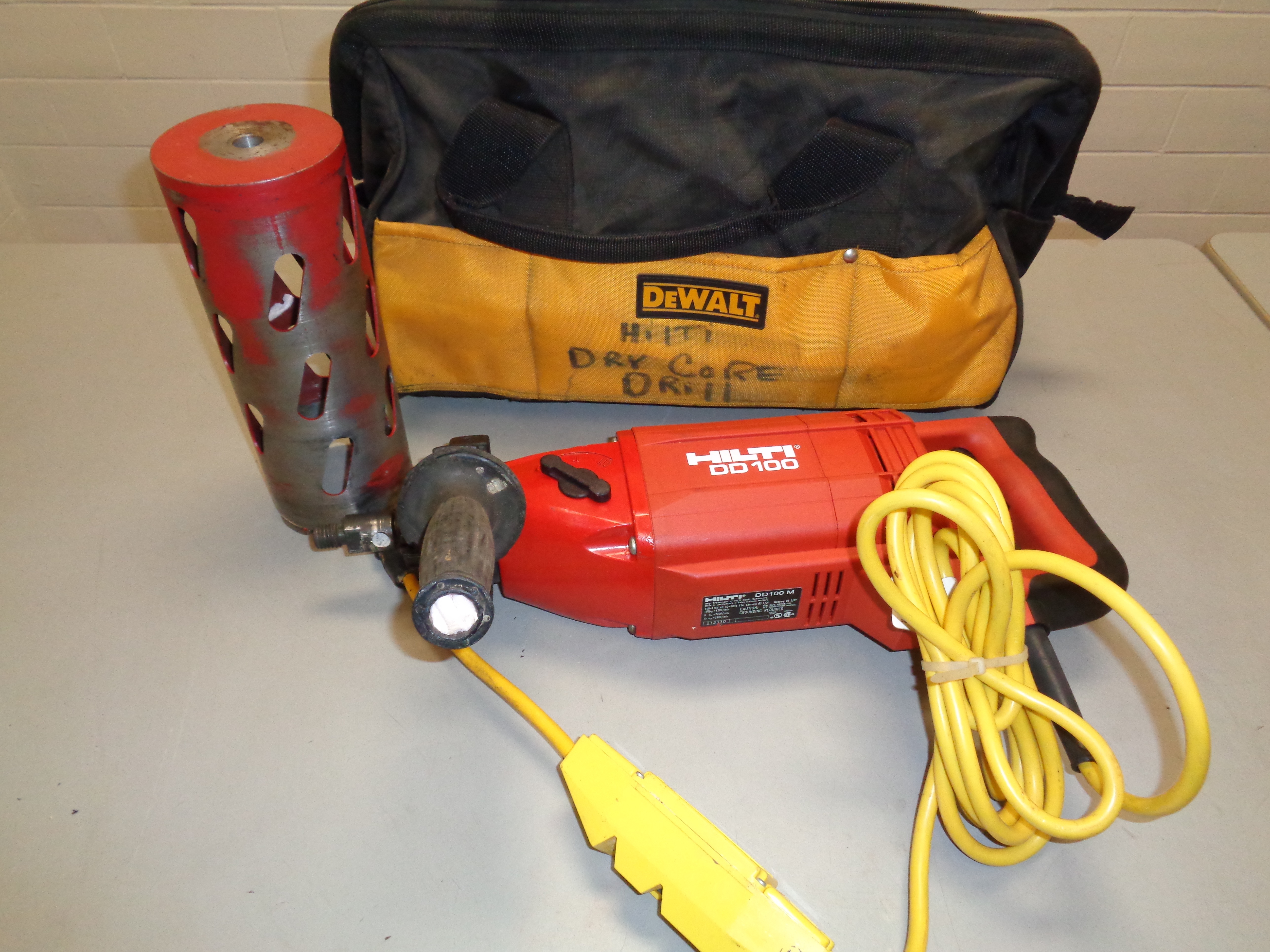 HILTI DD100 CORE DRILL *** We offer machinery storage in our 100,000