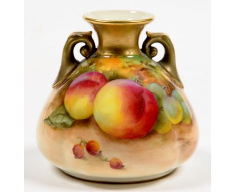 A ROYAL WORCESTER SACK SHAPED VASE, PAINTED BY H. H. PRICE, SIGNED, WITH RIPENING PEACHES, WHITE GRAPES AND REDCURRANTS, 8CM 