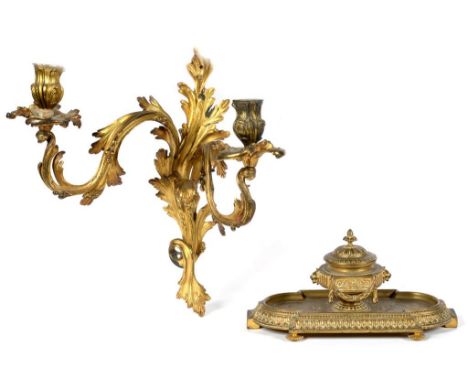 A FRENCH ORMOLU TWIN BRANCH WALL LIGHT IN LOUIS XV STYLE AND OF LEAFY DESIGN, 34CM H, LATE 19TH / EARLY 20TH C AND AN ORNATE 
