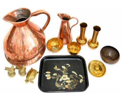 A COPPER PITCHER, 31CM H AND MISCELLANEOUS OTHER COPPER AND BRASS WARE