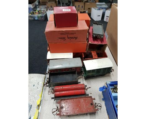 QUANTITY OF VINTAGE TIN PLATE HORNBY 