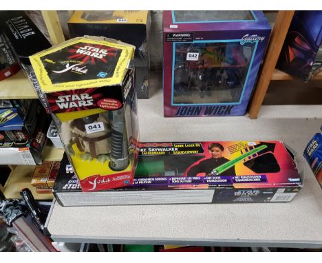 BOXED YODA AND LIGHT SABRE STAR WARS COLLECTABLES 