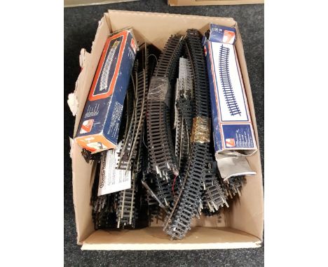 BOX LOT OF MODEL TRAIN TRACK 