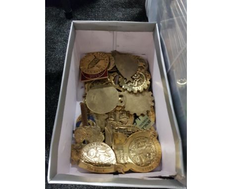 COLLECTION OF HEAVY BRASS VINTAGE RALLY PLAQUES 