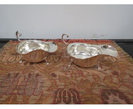 A pair of silver sauce boats, hallmarked Chester 1919, 181g