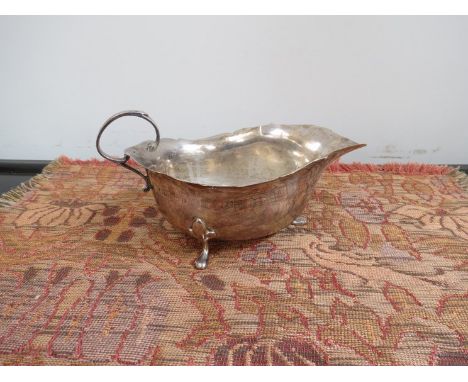 A William Suckling silver sauce boat Birmingham 1930, 142g