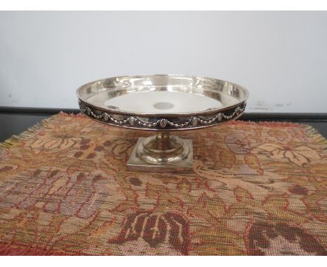 A silver pedestal bowl with swag design frieze, square base, Birmingham 1911, 17.5 diameter, 329g 