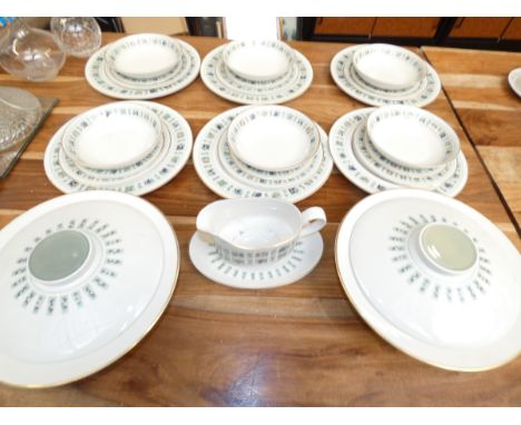 Royal Doulton dinner service 'Tapestry pattern'