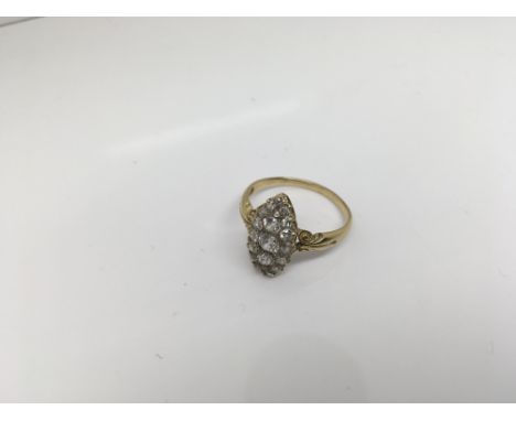 An 18ct gold diamond cluster ring. Weight approx 4.16g