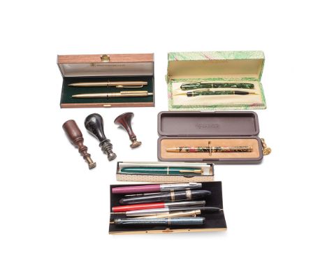 A collection of vintage fountain pens including examples by Swan, Parker Slimfold, Conway Stewart with 14k nib, platignum, pa