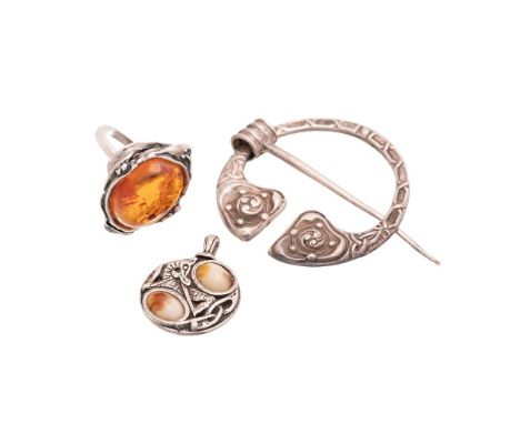 A Glasgow silver shawl pin, of traditional Celtic design, Robert Allison, Glasgow 1948, together with an Art Nouveau design s