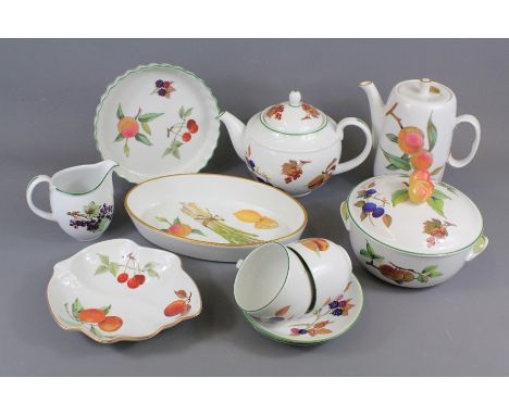 Royal Worcester Oven to Table 'Evesham' Dinner Service. This lot includes two versions of the 'Evesham Ware' the green rim co