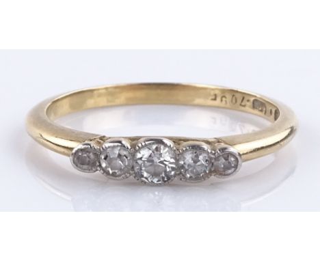 An 18ct gold 5-stone diamond ring, size I, 1.7g