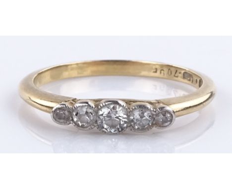 An 18ct gold 5-stone diamond ring, size I, 1.7g