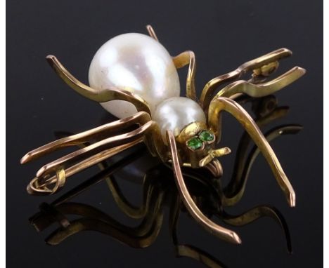 An unmarked gold pearl and peridot figural spider brooch / pendant, length 37.1mm, 5.8g