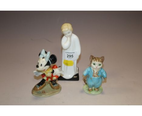 A ROYAL DOULTON FIGURE, DARLING TOGETHER WITH BESWICK, BEATRIX POTTER GOLD STAMP TOM KITTEN FIGURE A/F AND GOLD STAMP MINI MO