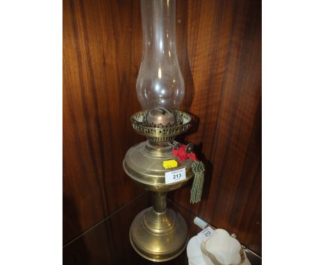 A VINTAGE BRASS OIL LAMP 