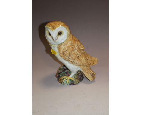 A BESWICK OWL FIGURE 1046