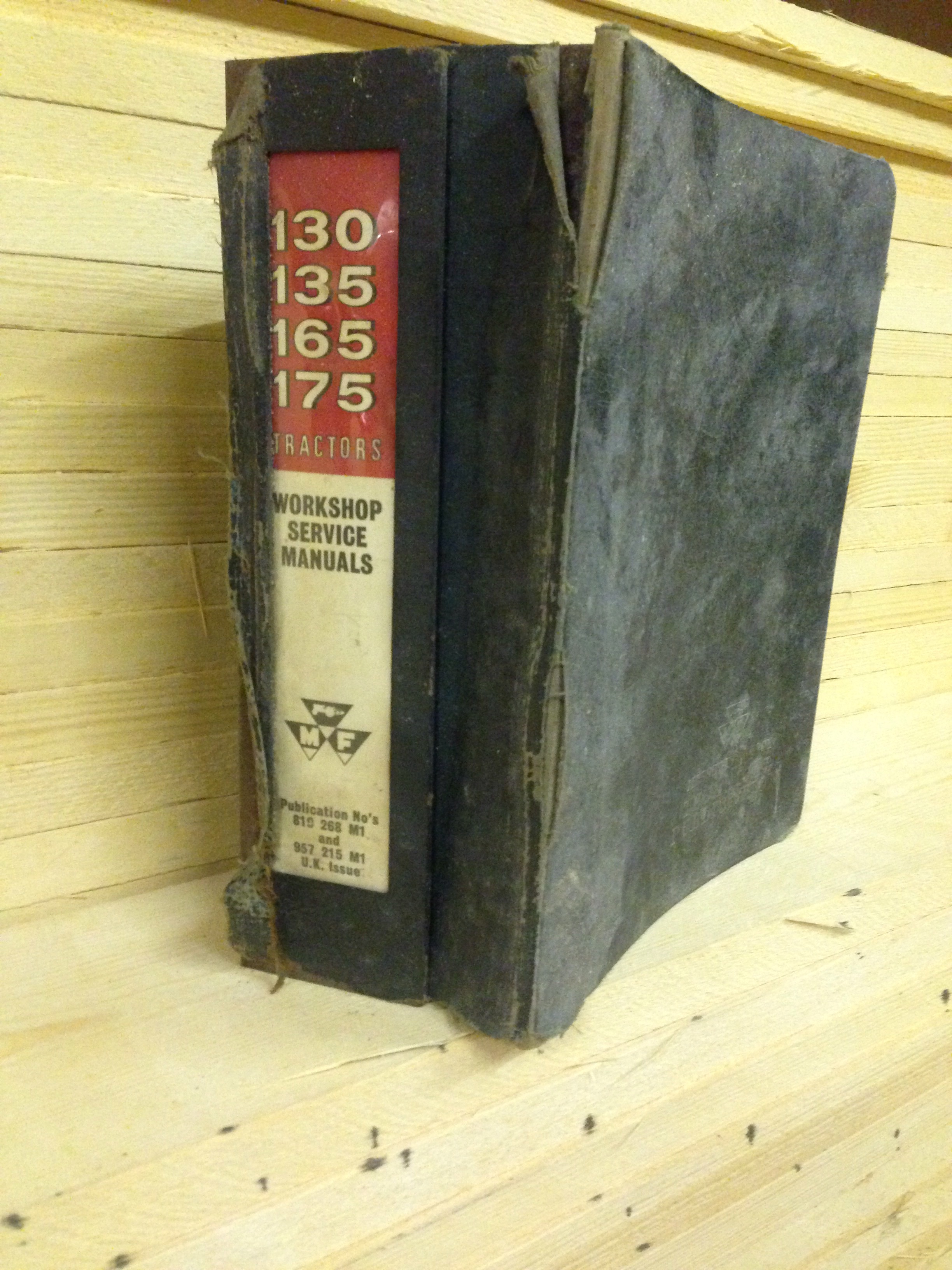 Lot 134 - Massey Ferguson 130/135/165/175 workshop manual