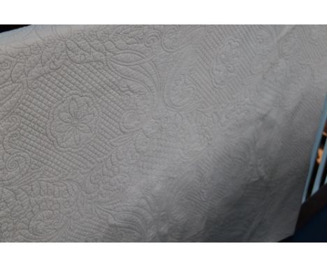 A beige Durham quilt