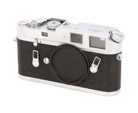 1970, chrome, serial no. 1270824, body, VG-E, shutter workingNote: Lot imported under Temporary Admission. 5% UK import VAT w