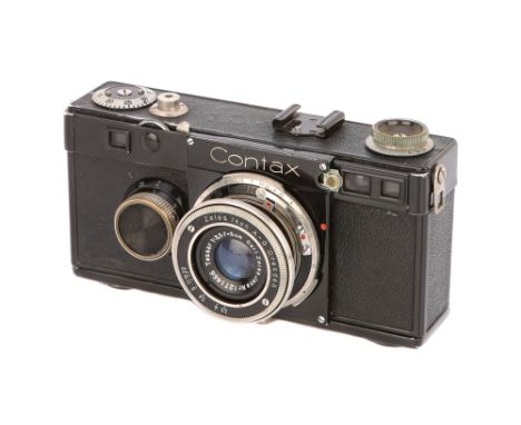 1932-36, single dimple, black, serial no. AV10613, with Carl Zeiss Tessar f/3.5 50mm lens, serial no. 1271466, body, VG, shut