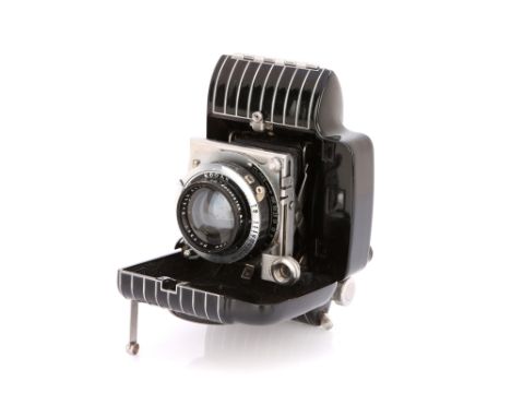 1936-48, black, with Kodak Ektar f/2 45mm lens, serial no. 7367, body, VG, shutter working, lens, VG, some very light interna