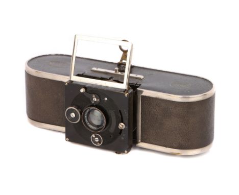 1924, black, serial no. 782, with E. Krauss Tessar Zeiss f/3.5 50mm lens, black, serial no. 154213, body, G, shutter working,