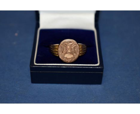 A 9ct rose gold 'Royal Rifle Corps' signet ring,&nbsp;13.7g. 