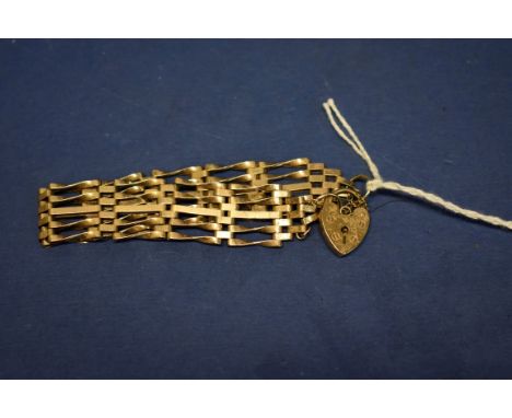 A 9ct gold gate bracelet, 12.4g. 