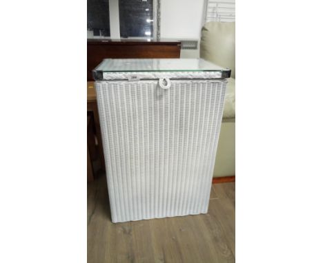VINTAGE LLOYD LOOM LINEN BASKET