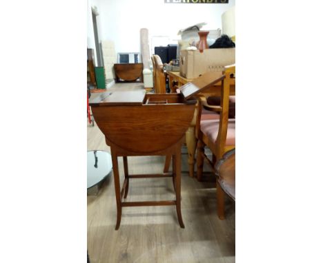 VINTAGE SEWING BOX