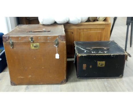 2 VINTAGE TRUNKS