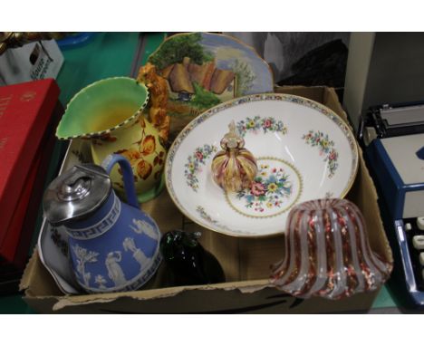 Decorative jugs, bowl, paperweights, lamp shade etc