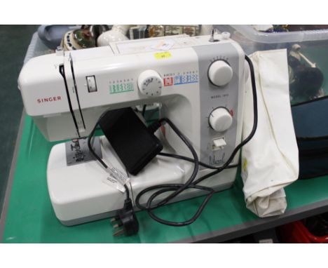 Singer electric sewing machine Model 1014