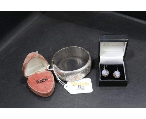 Silver bangle, ring and pair of earrings 