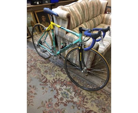 Bianchi Alloy 7000 Road bike with carbon fork,  Campagnolo Chorus 9 speed mix groupset, Campagnolo omega 19 rims on Shimano 1