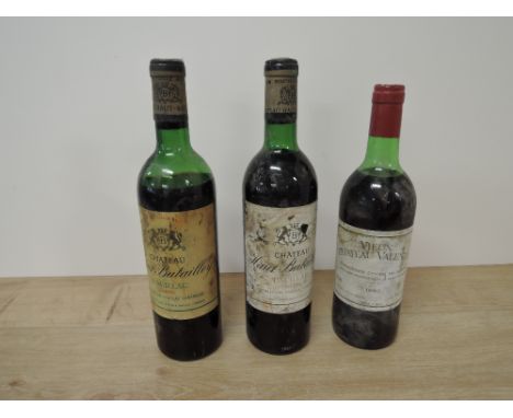 Three bottles of Vintage Red Wine, 1970 Chateau Haut Batailley, Pauillac x2, levels, bottom of neck and low shoulder, no stre