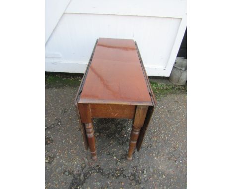 A Mahogany gate leg table