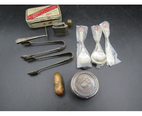 Collectables inc Needle and thimble case, lighter&nbsp;