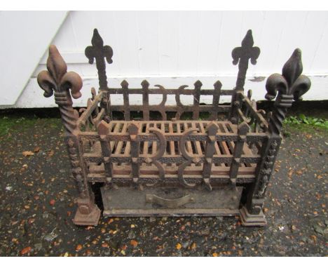 Wrought iron dog grate with Fleur de Lis detail&nbsp;