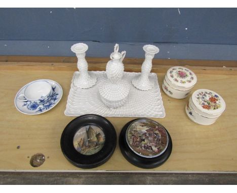 China to include Sadler trinket pots and dressing table set etc&nbsp;